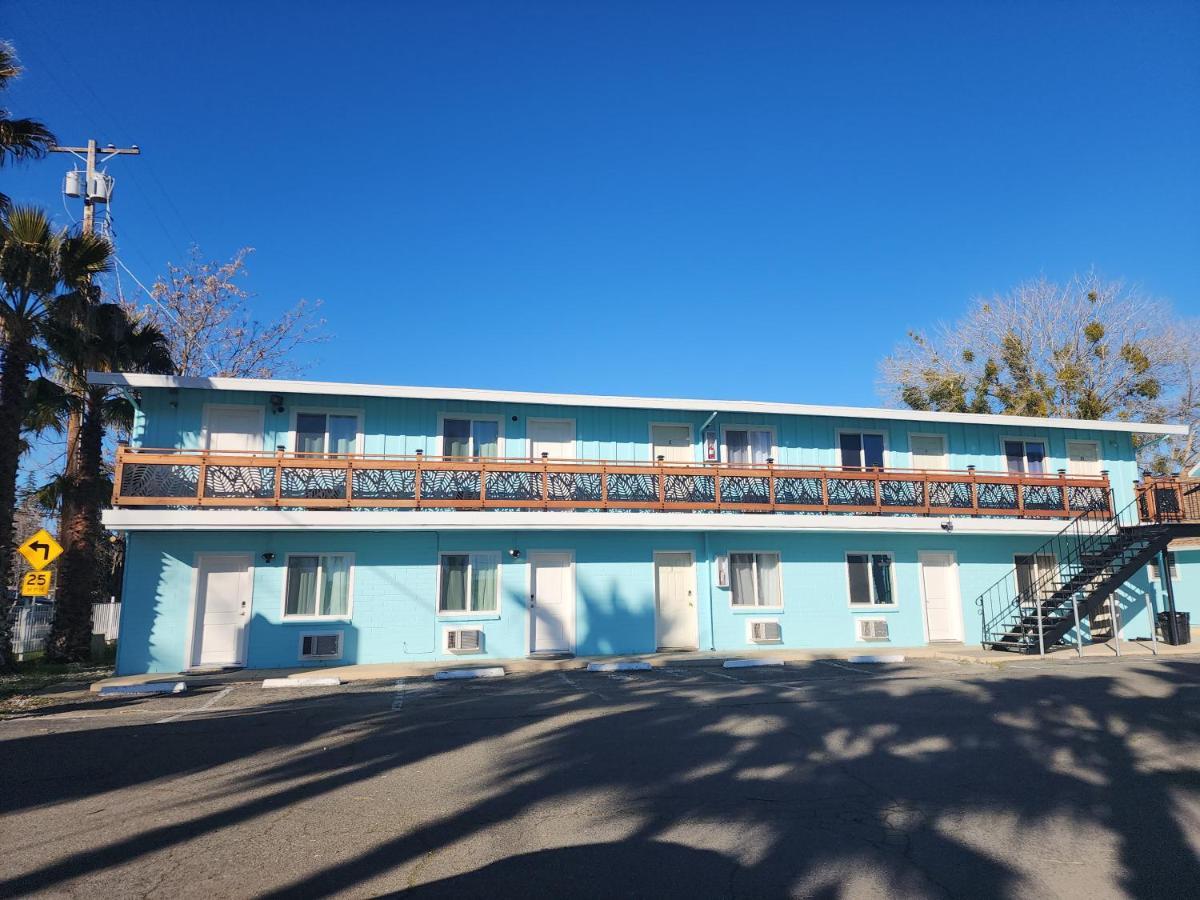 Lake Front Resort Lakeport Exterior photo